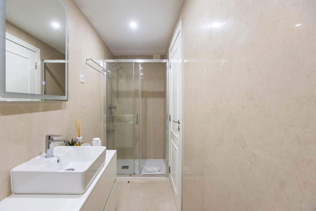 City Center 2Br Flat W/ Ac By Lovelystay Porto Kültér fotó