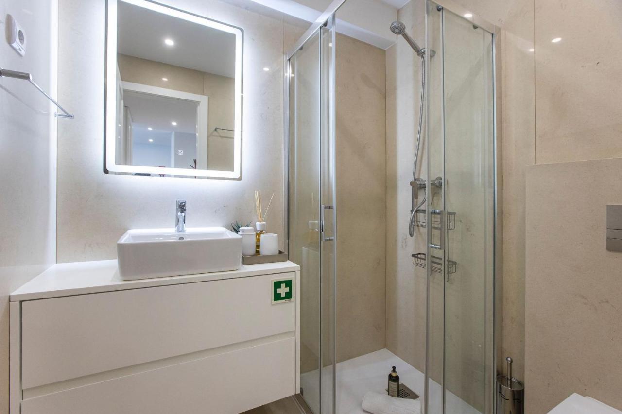 City Center 2Br Flat W/ Ac By Lovelystay Porto Kültér fotó